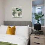 Somers - 2-bedroom - Sleeps 6 * 利兹