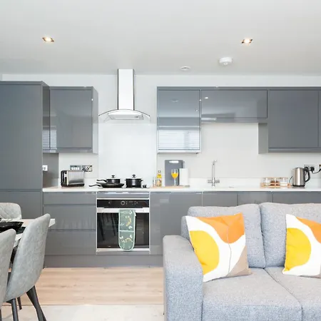 2 Bedroom - Long Term Rates- Contractors-professionals Apartamento Leeds (West Yorkshire)