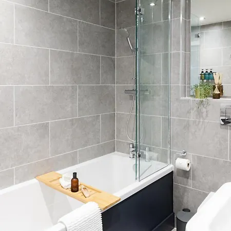 2 Bedroom - Long Term Rates- Contractors-professionals Leeds (West Yorkshire)