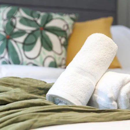 2 Bedroom - Long Term Rates- Contractors-professionals * Leeds (West Yorkshire)