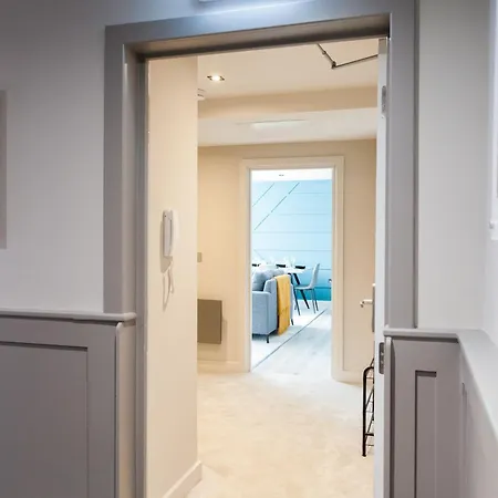 2 Bedroom - Long Term Rates- Contractors-professionals Apartment *