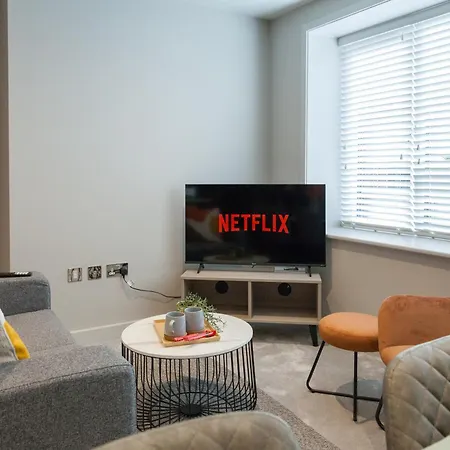 2 Bedroom - Long Term Rates- Contractors-professionals Apartment Leeds (West Yorkshire)