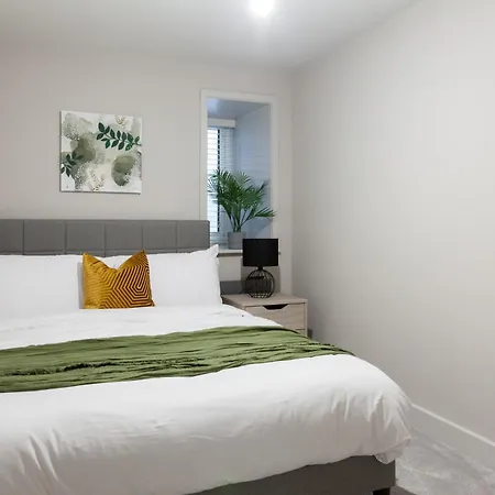 2 Bedroom - Long Term Rates- Contractors-professionals Leeds (West Yorkshire)