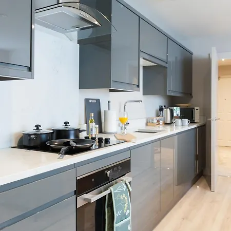 Somers - 2-bedroom - Sleeps 6 *
