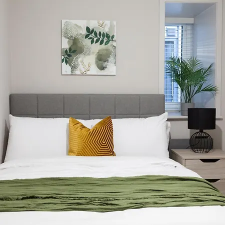 2 Bedroom - Long Term Rates- Contractors-professionals Apartment Leeds (West Yorkshire)