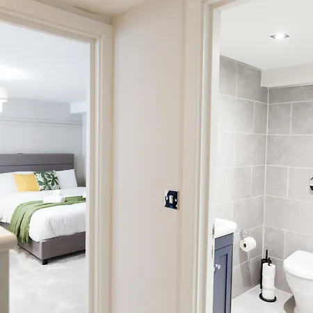 Apartment 2 Bedroom - Long Term Rates- Contractors-professionals *