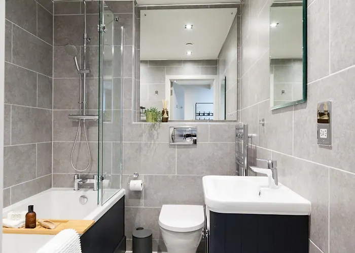 Somers - 2-bedroom - Sleeps 6 *