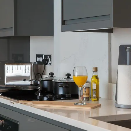 アパート 2 Bedroom - Long Term Rates- Contractors-professionals リーズ