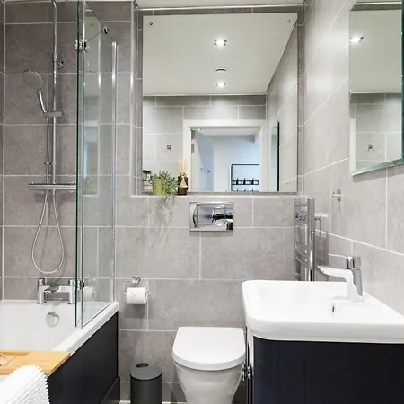 Somers - 2-bedroom - Sleeps 6 *